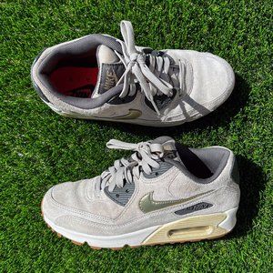Size 6.5 // Nike Womens AIR Max 90 Premium Suede Shoes // 818598-200